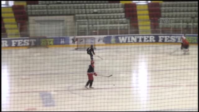 U-20 Buz Hokeyi Erkek Milli Takımı'nda Hedef Altın Madalya