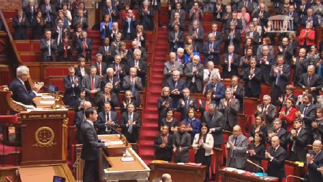 L'Assemblée nationale entonne la Marseillaise en hommage aux victimes des attentats