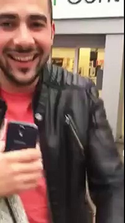 Un policier Belge polyglotte est devenu la star du web