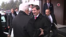 Davutoğlu, Filistin Devlet Başkanı Abbas ile Bir Araya Geldi