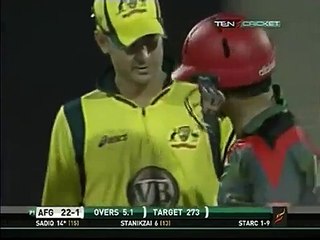 Mitchell Starc, 3 BRUTAL BOUNCERS, hits Batsman TWICE on the HELMET