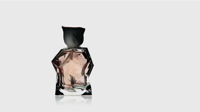 Issey Miyake Parfums - parfum Pleats Please, Please the world - septembre 2012