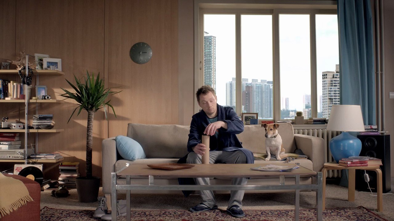 Granola (Lu, Mondelez) - biscuits au chocolat, "Granola, ça cache toujours quelque chose d'extra " - avril 2013 - tube