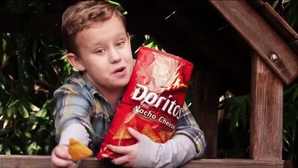 Doritos (PepsiCo) - chips apéritives, "Man's best friend", "Hot Wild Girls", "Sling Baby" - janvier 2012