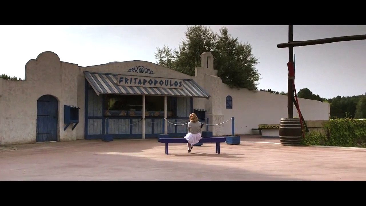 Extrême Sensio pour Parc Astérix - parc d'attraction, "Peur sur le Parc, www.parcasterix.fr/peur-sur-le-parc" - octobre 2013 - petite fille