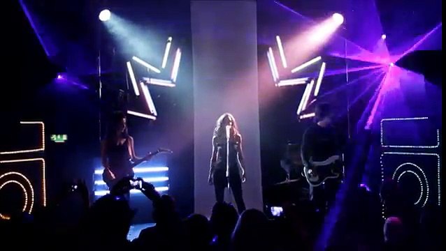 INPES - prévention des risques auditifs, Capture, Concert de Jenifer, youtube.com/jeniferliveconcert - mai 2011