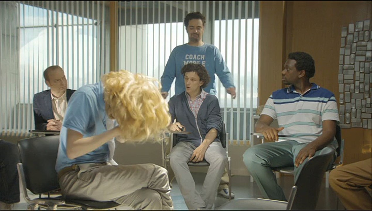 La Poste - forfait de téléphonie mobile La Poste Mobile, "La confiance dans votre mobile" - juin 2011 - "RDV"