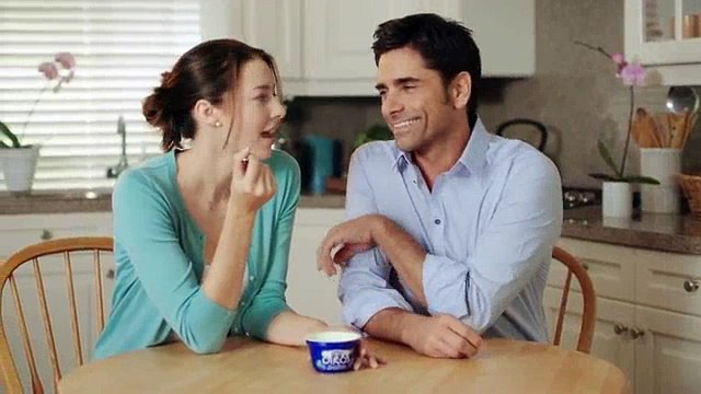 Dannon (Danone) - yaourt grec Oikos - janvier 2012 - The tease