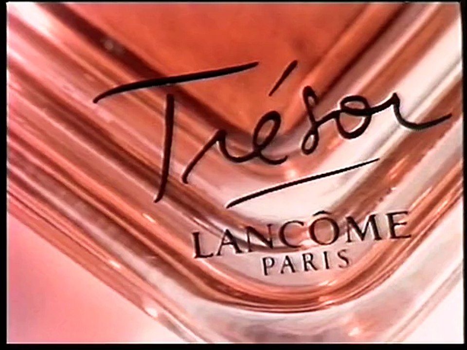 Lancôme - parfum Trésor de Lancôme - octobre 1994 - "La pyramide, avec Isabella Rossellini"