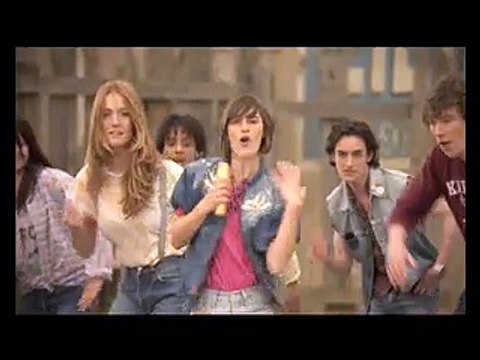 Dove Go Fresh - gel douche - avril 2009 - Clip de la chanteuse Yelle