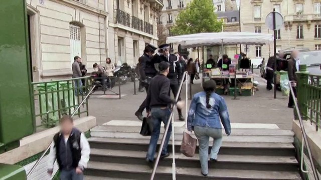 La Redoute - vêtements et accessoires - octobre 2010 - Police nationale du style , obispo, la redoute