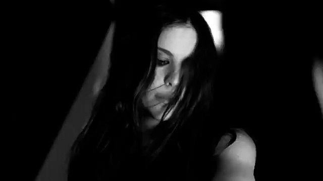 Givenchy - parfum Very Irresistible Electric-Rose de Givenchy, Clip de Liv Tyler - janvier 2012 -