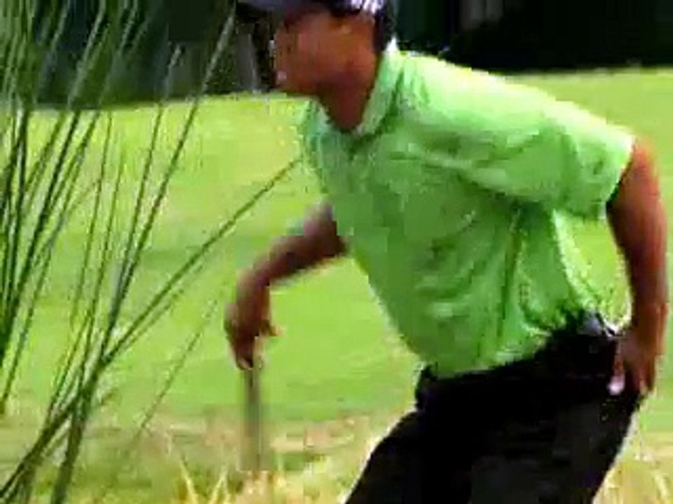 EA Sports - jeux vidéo avec Tiger Woods - 2008 - "Réponse à la vidéo d'un joueur au bug contenu dans le jeu Tiger Woods PGA Tour 08"