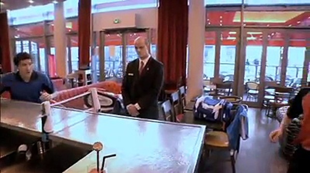 Décathlon - vêtements et matériel de sport - décembre 2010 - "Décathlon, filet de ping pong Rollnet"