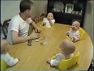 Amazing Dad Finds Way to Make His Quadruplets Laugh at Same Time