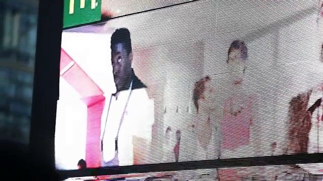 McDonald's - restauration rapide, Venez comme vous êtes, Les bandes - février 2012