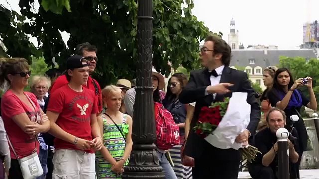 Moxie (ZenithOptimédia), Canal + Régie Digital pour Toyota - voiture Toyota Aygo, «Action Discrète» - octobre 2014