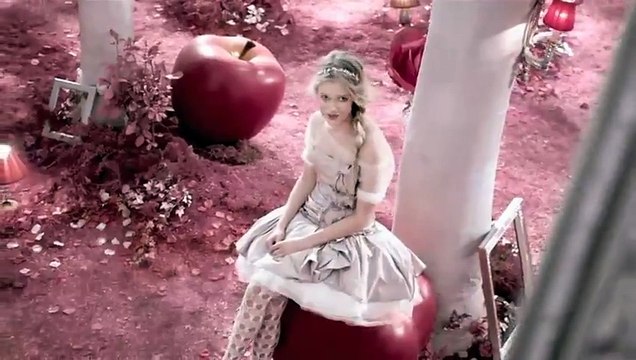 Nina Ricci - parfum Nina L'Elixir - septembre 2010 - Un conte musical, avec Florrie , 60s