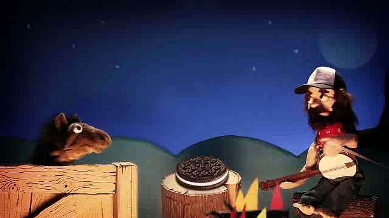 Oreo (Kraft Foods) - biscuits Oreo Cakesters, "Pump up the awesome" - novembre 2011 - ovni