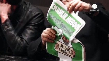 Neue Ausgabe von "Charlie Hebdo" präsentiert: Satiremagazin erscheint mit Mohammed-Karikatur