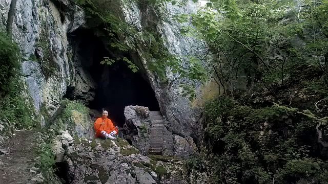 Ogilvy & Mather Londres pour Expedia - agence de voyages Expedia.fr, «Devenez aussi intéressant que vos voyages» - juin 2014 - shaolin