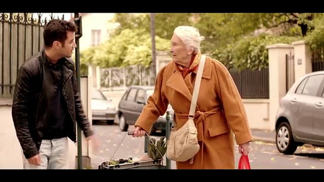 Les Gaulois, Golden Moustache pour SFR - opérateur téléphonie, Internet, télévision SFR 4G, "C'est pas fini" - décembre 2013 - Arlette