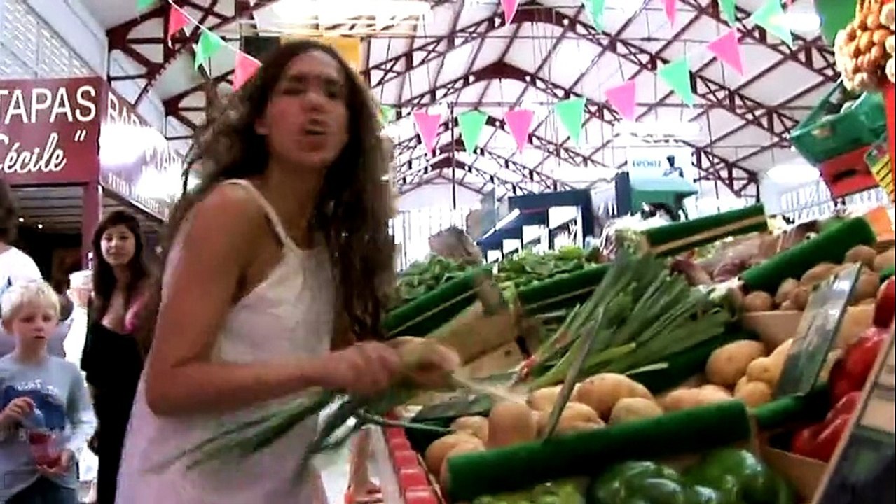 Pantene (Procter&Gamble) - shampooing Pantene Aqua Light - novembre 2010 - "Secoue ta tête, par Les Chanteuses", clip 3min19