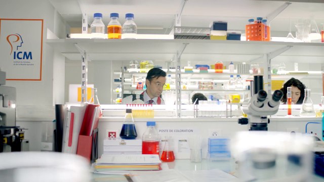 Publicis Conseil pour Institut du cerveau et de la moelle épinière (ICM) - recherche médicale, «Le strip-tease» - décembre 2014