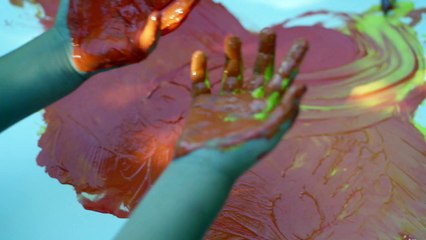 Peugeot - voiture Nouvelle Peugeot 208, "Hands (mains)" - septembre 2012