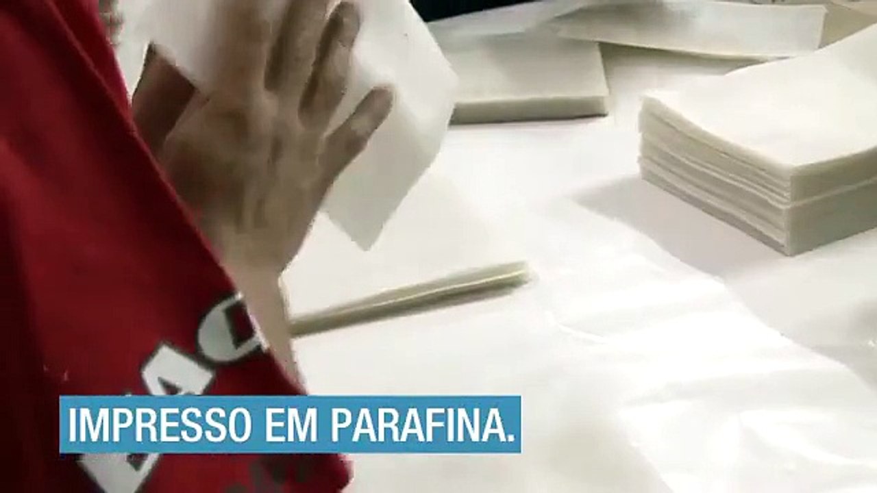 Peugeot - voiture Peugeot 207 Quiksilver - 2010 - "Annonce presse en paraffine"