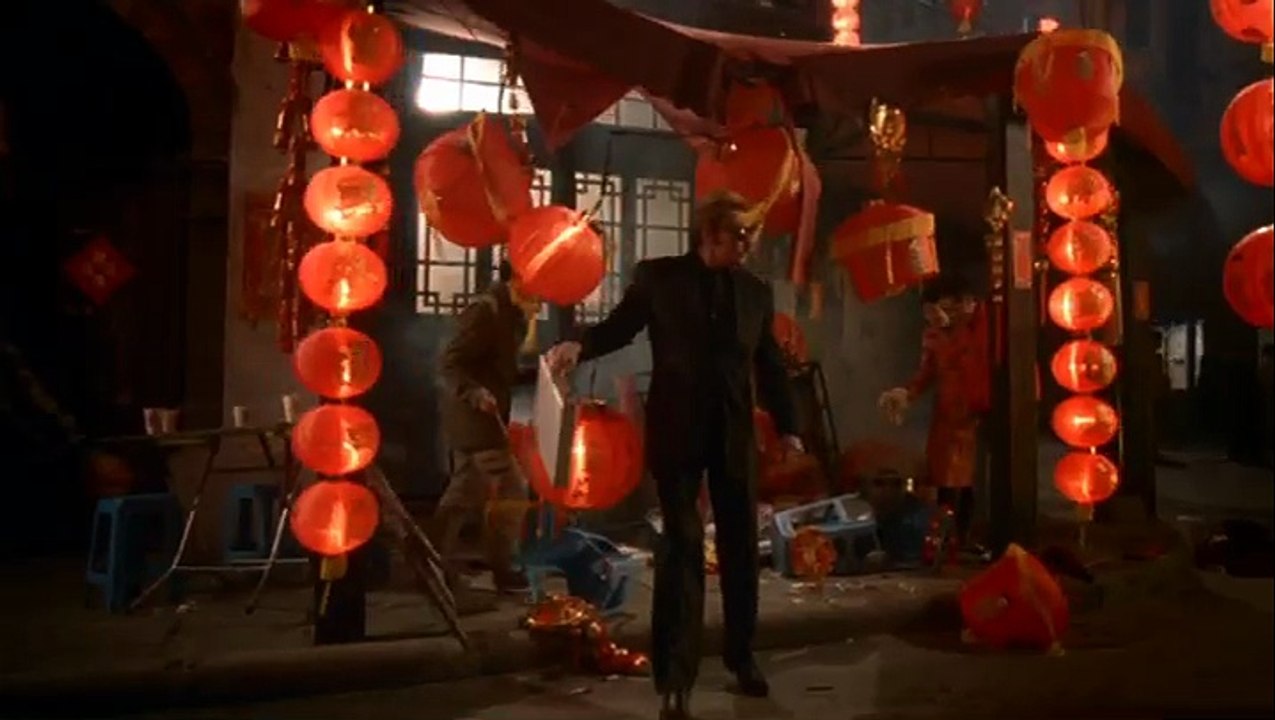 Optic 2000 - lunettes I Titane-Gom - mars 2010 - "La mallette, avec Johnny Hallyday"