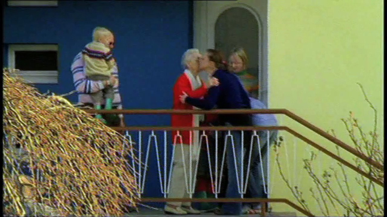 Nestlé Waters - eau minérale Vittel - mai 2009 - "Les Vittellois", "Il y a quelque chose dans cette eau.", "Déménagement"