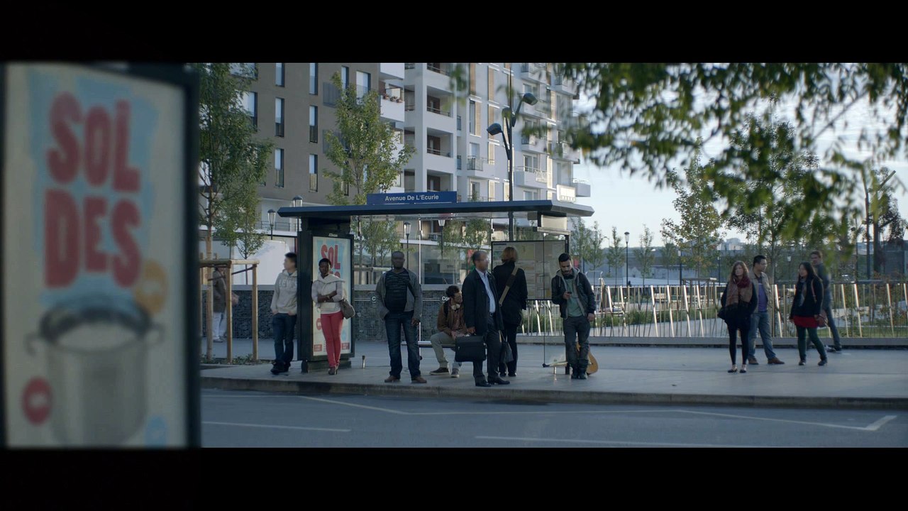 Publicis Conseil pour Action contre la Faim (ACF) - organisme humanitaire, "3 minutes" - octobre 2013 - bus