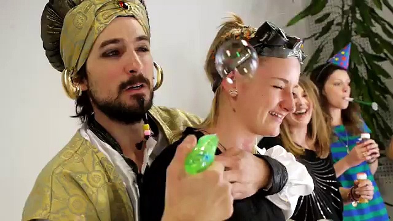 Nouveau Monde DDB - agence de communication, «Je voeux» - mai 2014 - chloé et hugo
