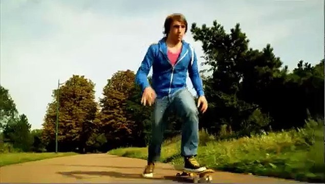 Orangina (Orangina Schweppes) - soda, L'ours serial plaqueur - octobre 2011 - L'ours vs l'ado à mèche