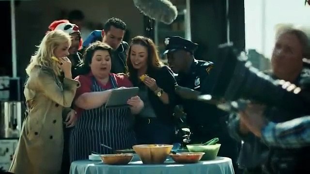 Ogilvy & Mather Londres pour Expedia - agence de voyages Expedia.fr, «Devenez aussi intéressant que vos voyages» - juin 2014 - cascadeur