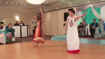 Beautiful Desi Girls Mehndi Night Dance - Pakvideotube