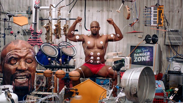 Old Spice - gel douche et déodorant, Muscle Music, avec Terry Crews, vimeo.com/47875656 - août 2012