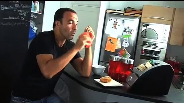 NRJ - radio - août 2010 - Nikos et Cauet sur NRJ à la rentrée , teaser 3, la tartine