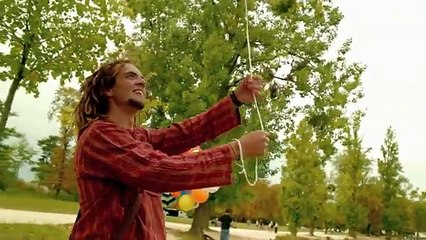 Orangina (Orangina Schweppes) - soda, "L'ours serial plaqueur" - octobre 2011 - L'ours vs le hippie