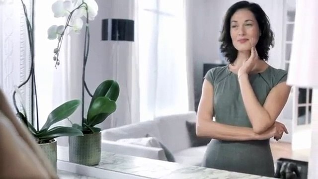 Lierac (Groupe Alès) - cosmétiques, Soin anti-âge Lierac Premium - novembre 2011 - Personnalité