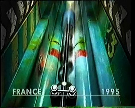 Orangina - soda - mai 1995 - L'homme-bouteille dans le flipper