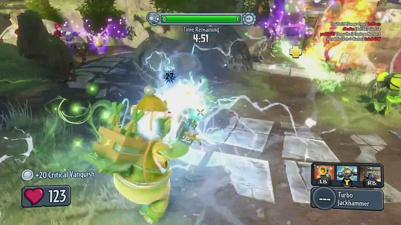 Plants vs Zombies Garden Warfare - Holiday Toque Costume Unlocked