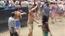 Un Hippie Totalement Ivre fait une Danse à Mourir de Rire