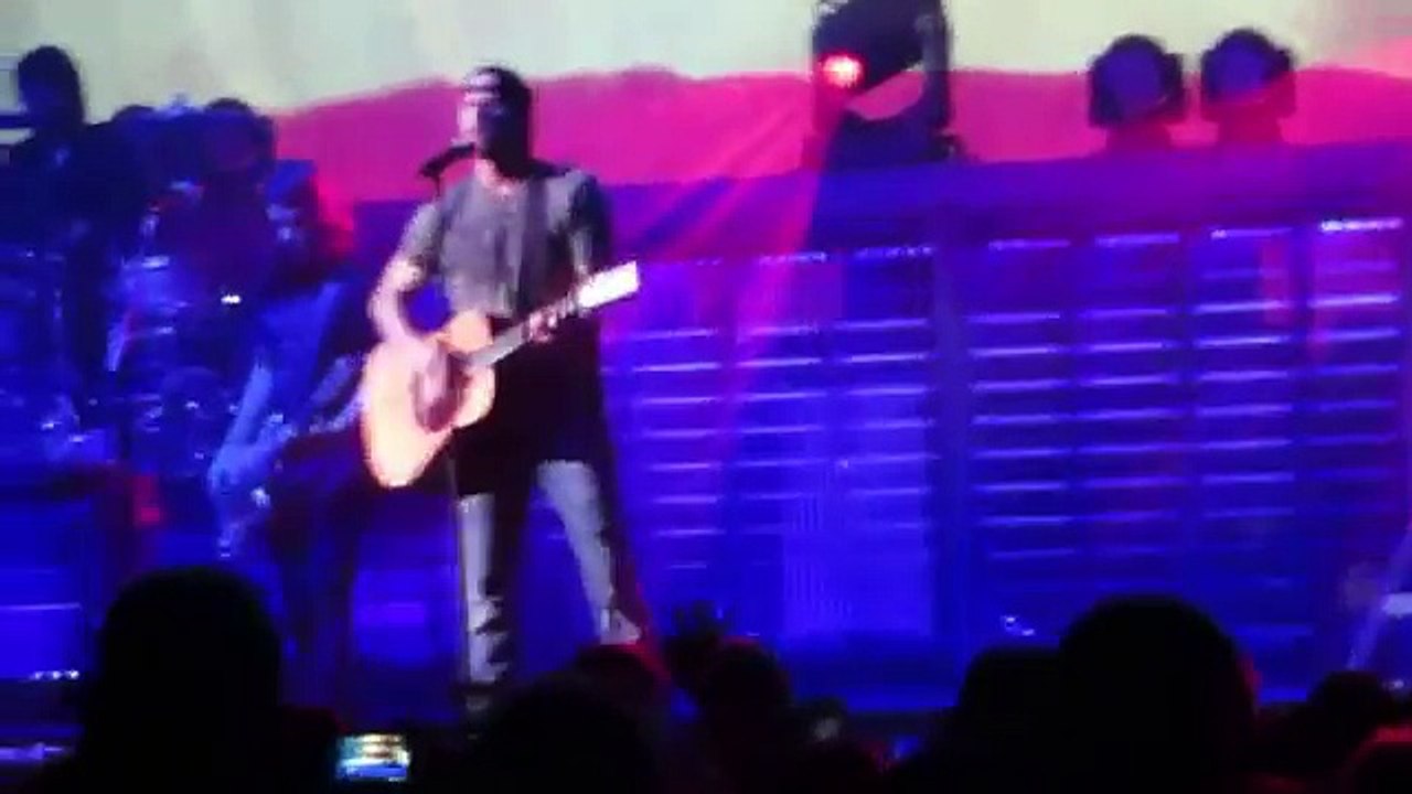 Dierks Bentley Concert - "Home" Live - Fan Video - Concert Zap
