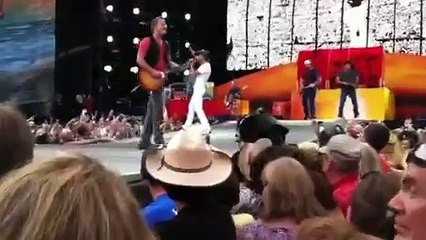 Tim Mcgraw Concert - "Real Good Man" Live - Fan Video - Concert Zap