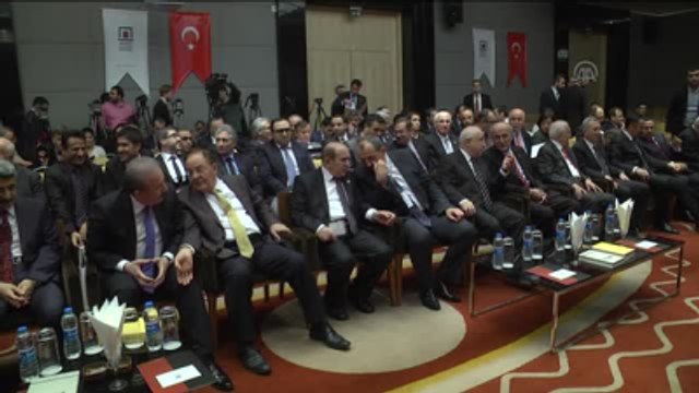 Burhan Kuzu: Yeni Anayasa, Meclis'te Grupların Bir Araya Gelerek, Yapılabilecek Gibi Gözükmüyor