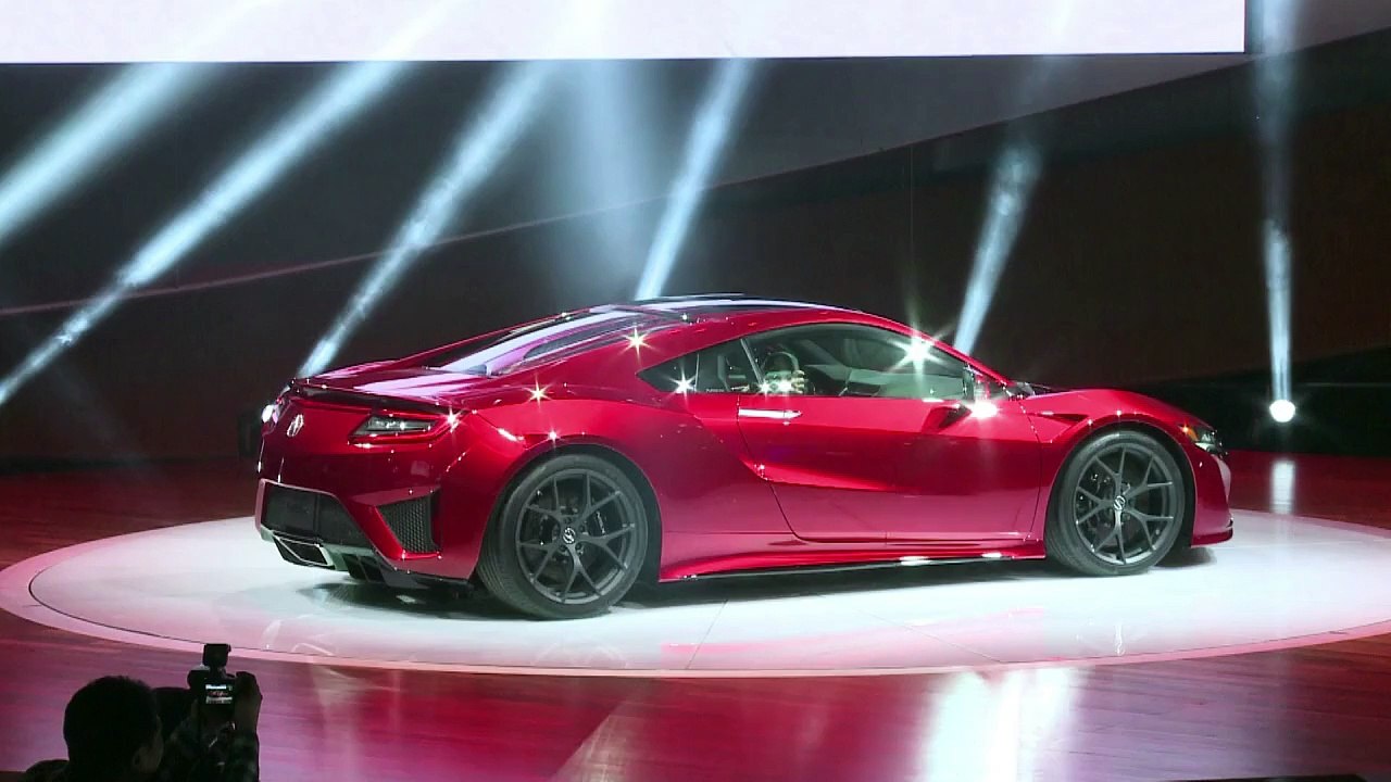 Supercars in limelight, but green models also strong at Detroit