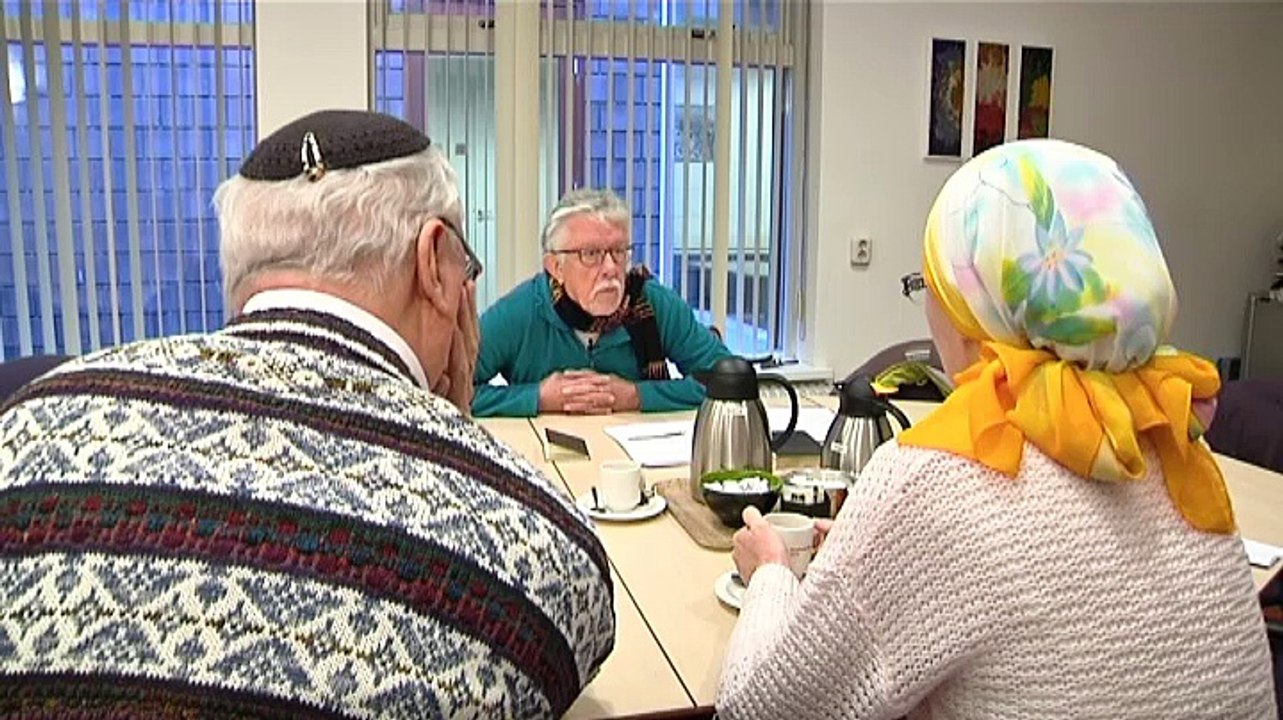 Moslims, joden en christenen omarmen elkaars geloof - RTV Noord