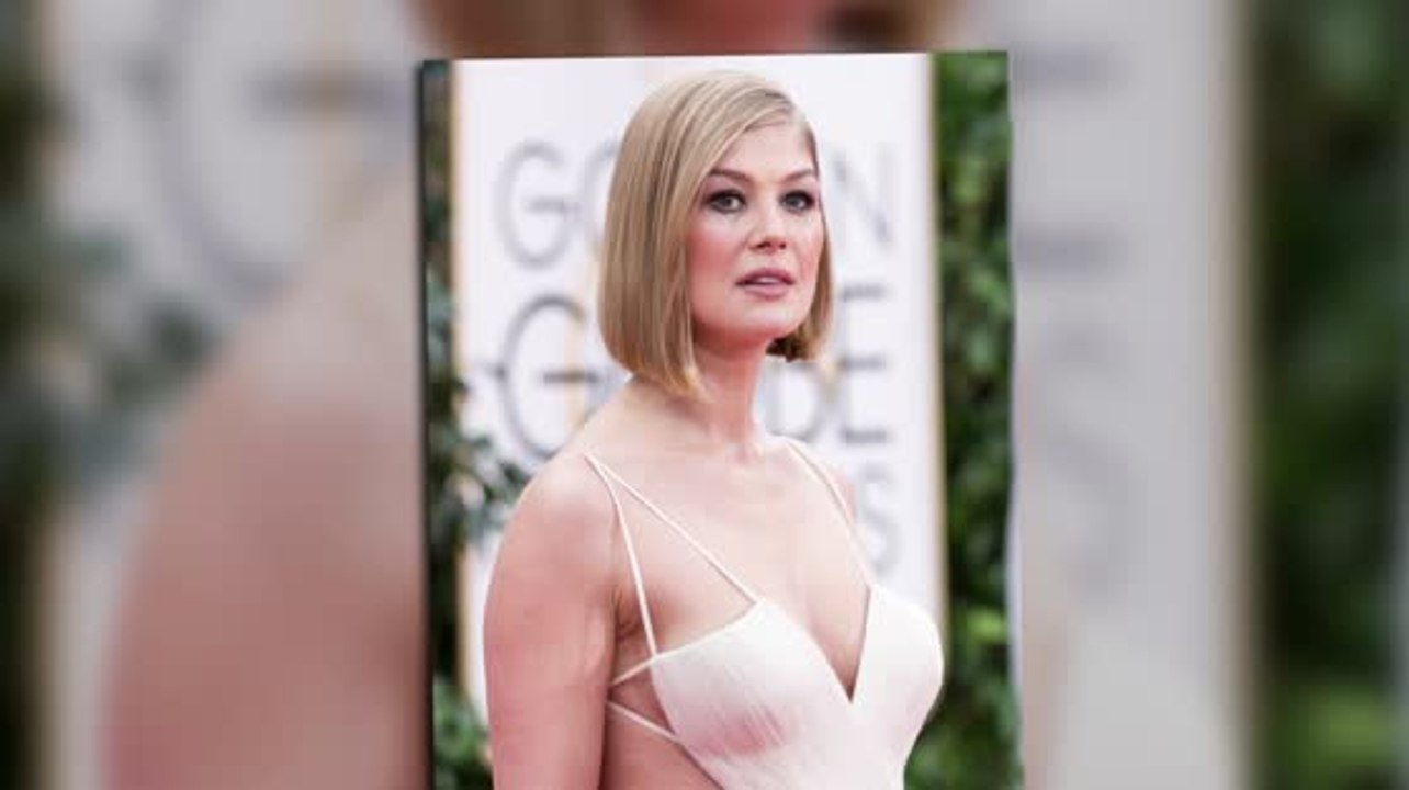Rosamund Pike behauptet, dass ihre Rolle als "Verrückte" ihren Babywunsch weckte